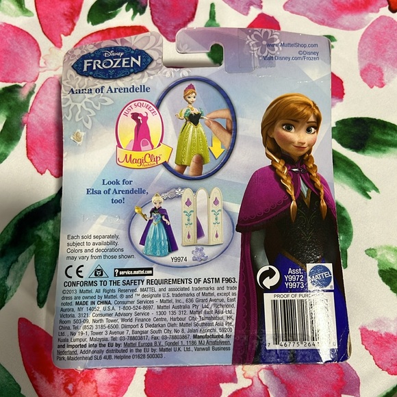 MagiClip Doll Disney’s Frozen Anna of Arendelle - Picture 2 of 5
